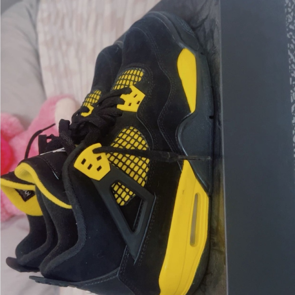Jordan 4s retro